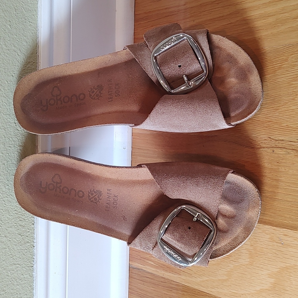Yokono Big Buckle Sandals